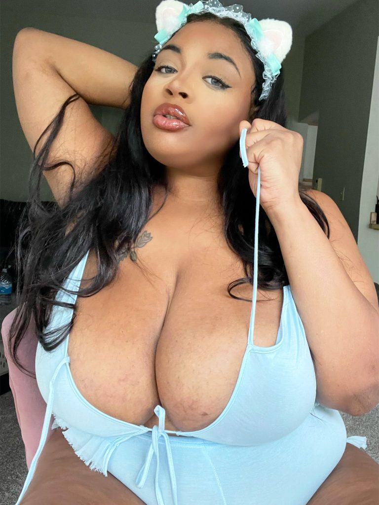 Busty Dream girl Raiya